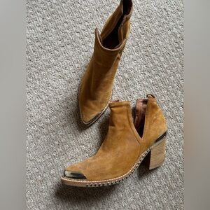 Jeffrey Campbell boots size 8.5